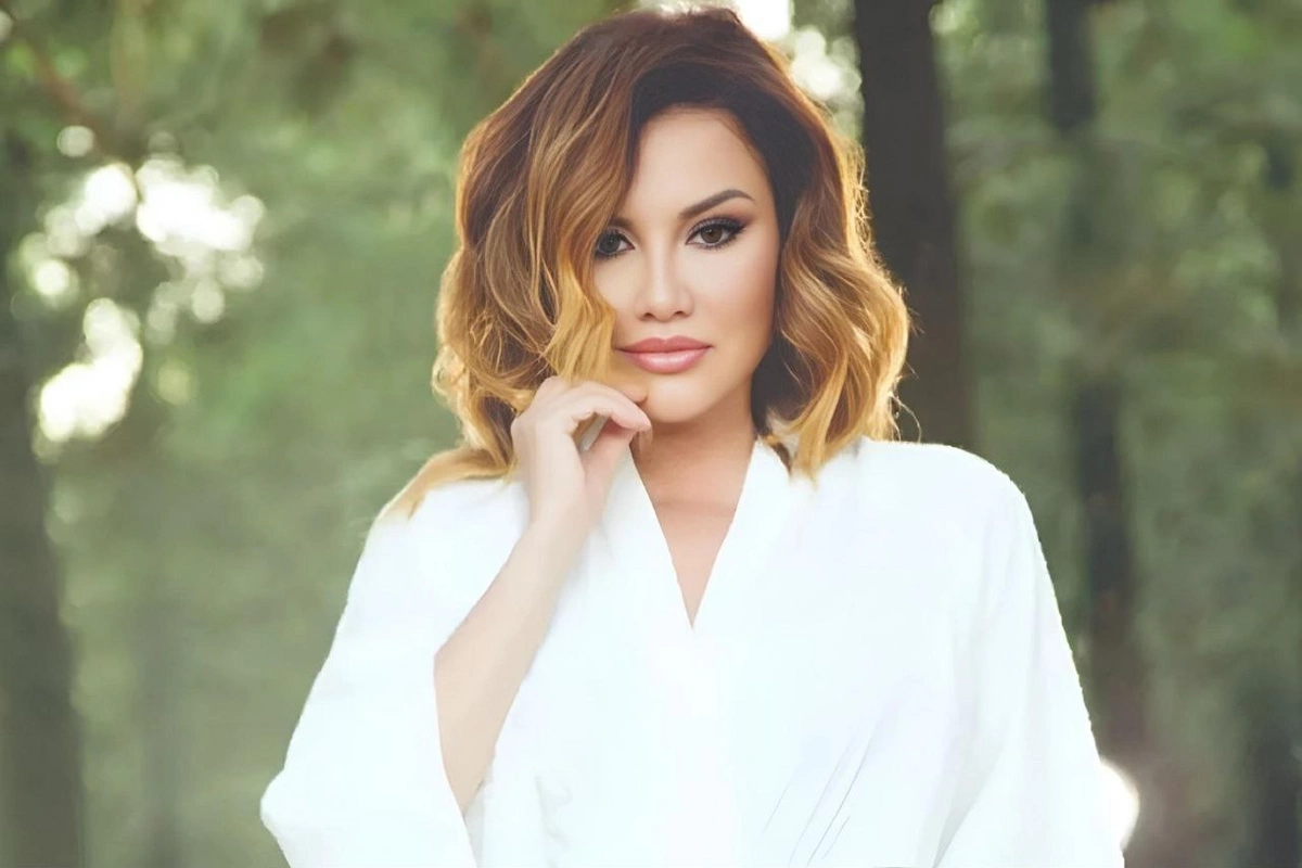 Tanınmış müğənni güzgü qarşısında öz-özünə danışdığını etiraf etdi