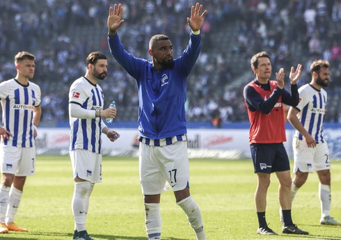 Tanınmış futbolçu 36 yaşında karyerasını başa vurub