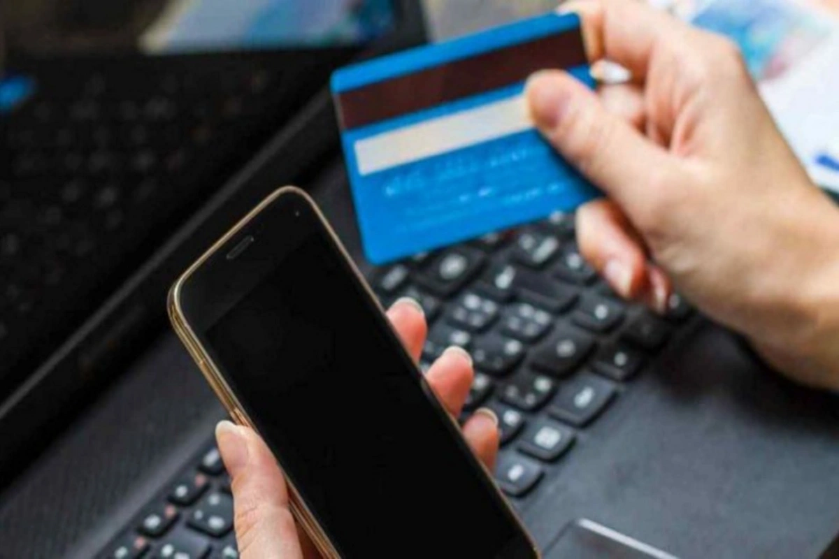 Tapdığı bank kartı ilə onlayn alış-veriş edən şəxs saxlanıldı