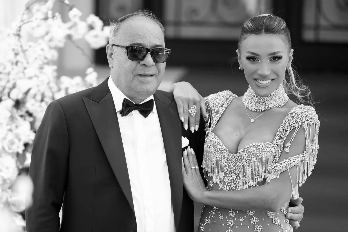 Tarix Əliyev Röyanın vəfat edən atasından yazdı