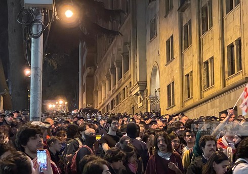 Tbilisidə polis “xarici agentlər” haqqında qanuna etiraz edən 11 nəfəri saxlayıb