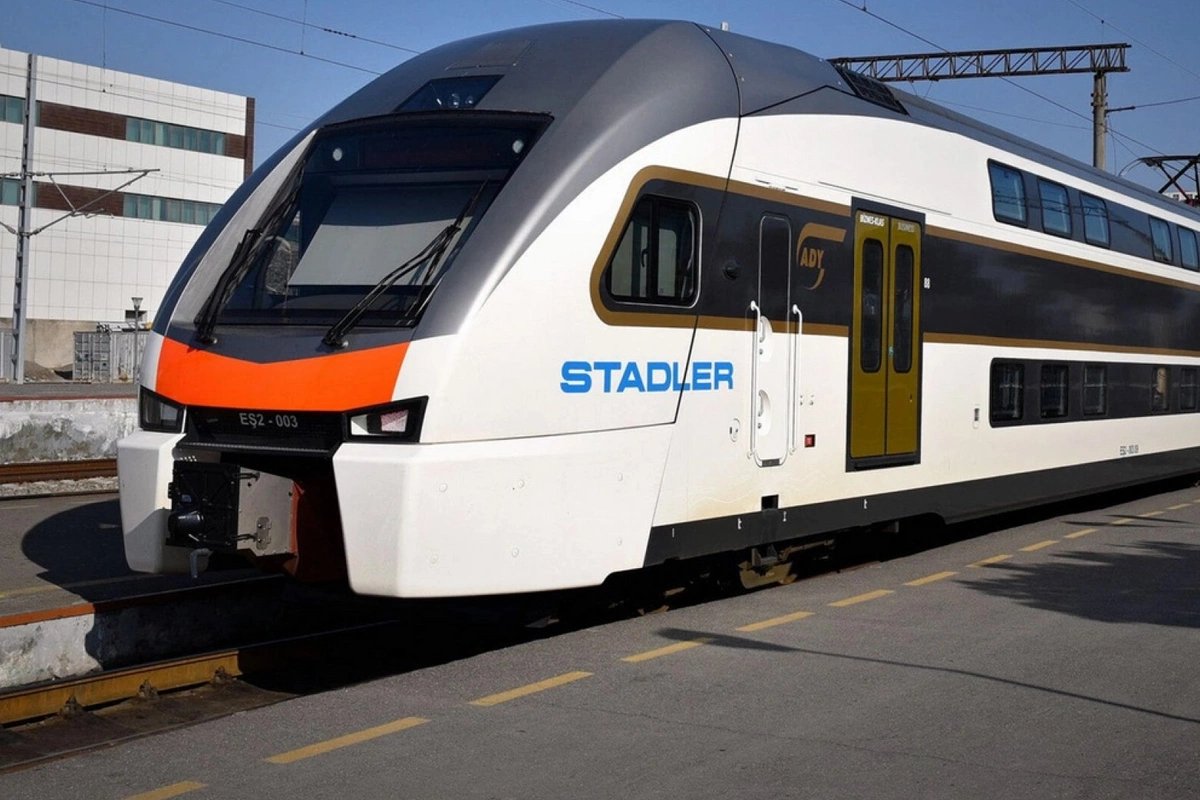 Təmas xətti qırıldı - Sumqayıt-Xırdalan-Bakı qatarı gecikdi