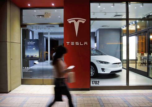 “Tesla” ilin əvvəlindən bəri bazar dəyərini 94 milyard dollar itirib