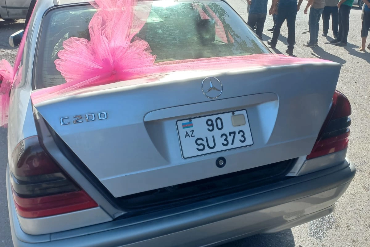 Toydan gələrkən qəzaya düşdü