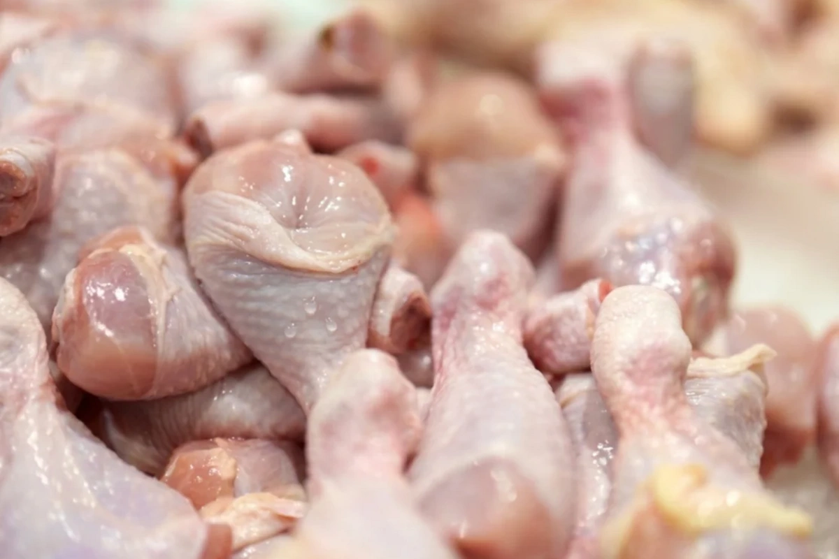 Toyuq paketlərindəki gizli TƏHLÜKƏ