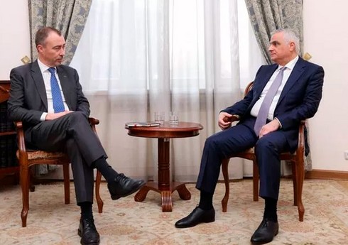 Toyvo Klar Paşinyanın müavini ilə Azərbaycanla sülh prosesini müzakirə edib
