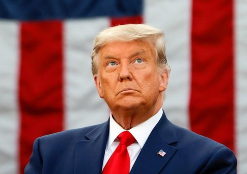 Tramp: “Bayden çimərlikdə şəkil çəkdirməyə üstünlük verir”