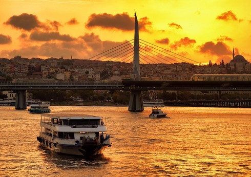 Türkiyə bu gündən gəmilərin boğazlardan keçməsi üçün rüsumları artırır