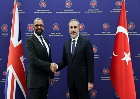 Türkiyə və Britaniya XİN başçıları Yaxın Şərqdəki vəziyyəti müzakirə ediblər