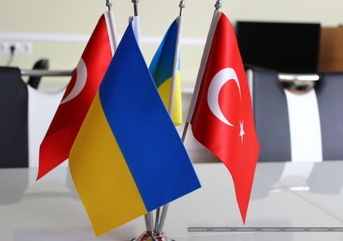 Türkiyə və Ukrayna XİN başçıları arasında telefon danışığı olub
