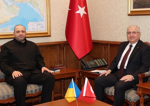 Türkiyə və Ukraynanın müdafiə nazirləri Ankarada görüşüb