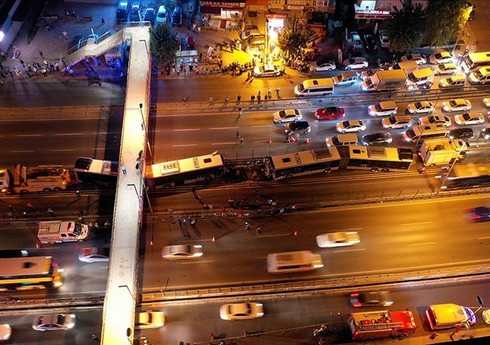 Türkiyədə ağır yol qəzasında yaralananların sayı 99 nəfərə çatıb