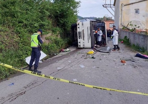 Türkiyədə avtobus aşıb, ölənlər və yaralılar var