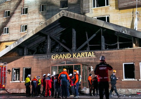Türkiyədə kurortda baş verən yanğında ölənlərin sayı 79-a çatıb