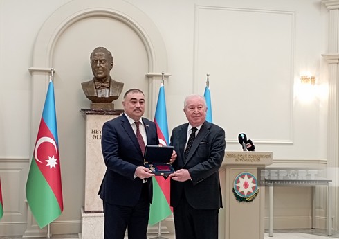 Türkiyədə vəqf sədrinə “Heydər Əliyevin 100 illiyi” yubiley medalı təqdim olunub