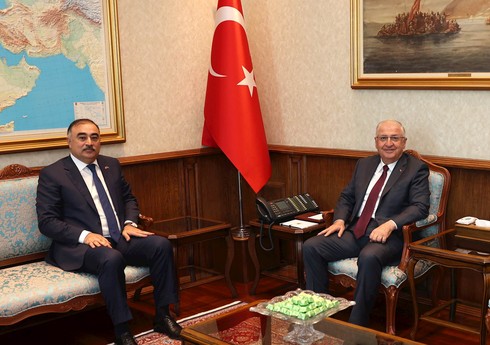 Türkiyənin müdafiə naziri Azərbaycan səfirilə ikitərəfli münasibətləri müzakirə edib