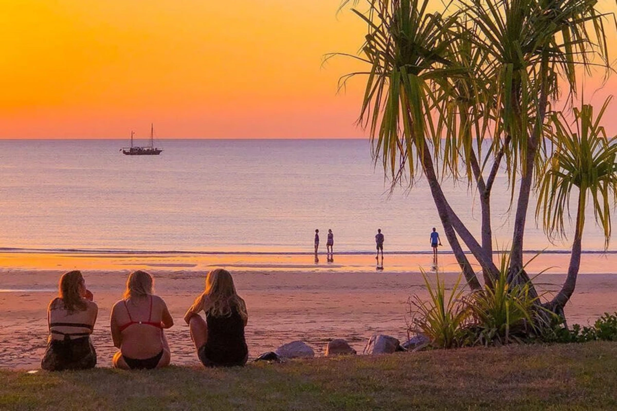 Türkiyədə məşhur Kleopatra çimərliyini kanalizasiya suları basdı