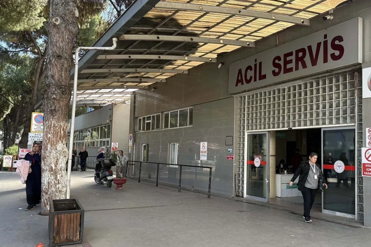 Türkiyədə onlarla tibb işçisi qidadan zəhərlənib Türkiyədə onlarla tibb işçisi qidadan zəhərlənib