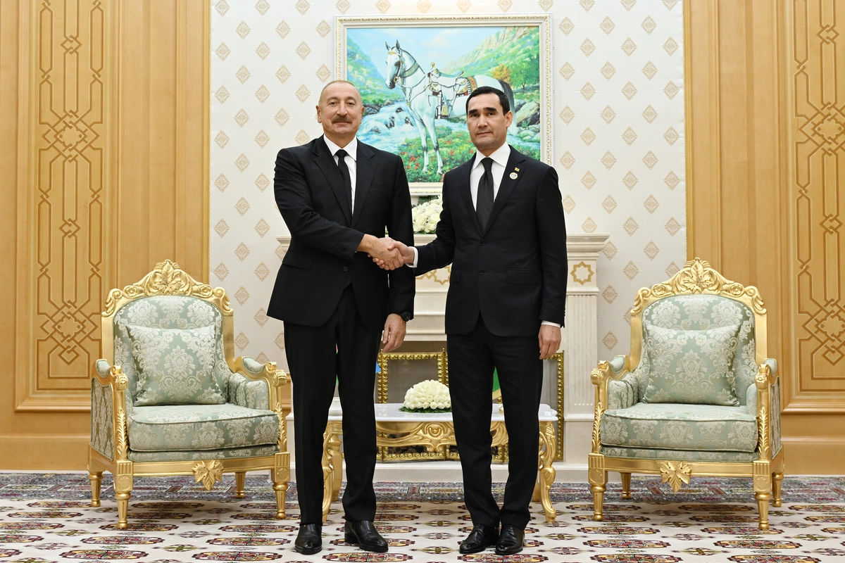 Türkmənbaşı şəhərində Prezident İlham Əliyevin Türkmənistan Prezidenti ilə görüşü olub Türkmənbaşı şəhərində Prezident İlham Əliyevin Türkmənistan Prezidenti ilə görüşü olub