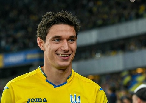 Ukrayna millisinin hücumçusu klubunu dəyişib