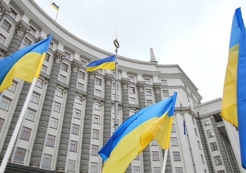 Ukrayna Rusiya şirkətlərinə qarşı sanksiyaları uzadıb