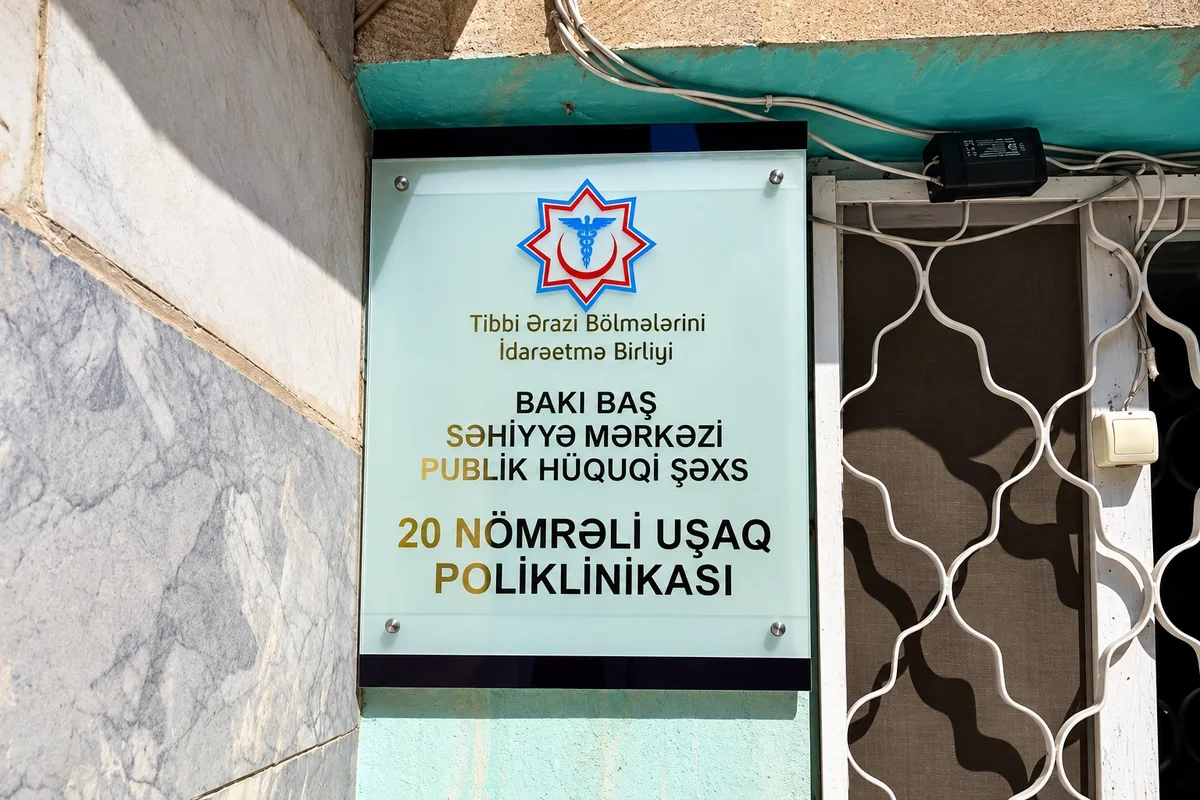 Uşaq Poliklinikasında qeydiyyat problemi: Vətəndaşlar yarım saat gözləyirlər - Şikayət