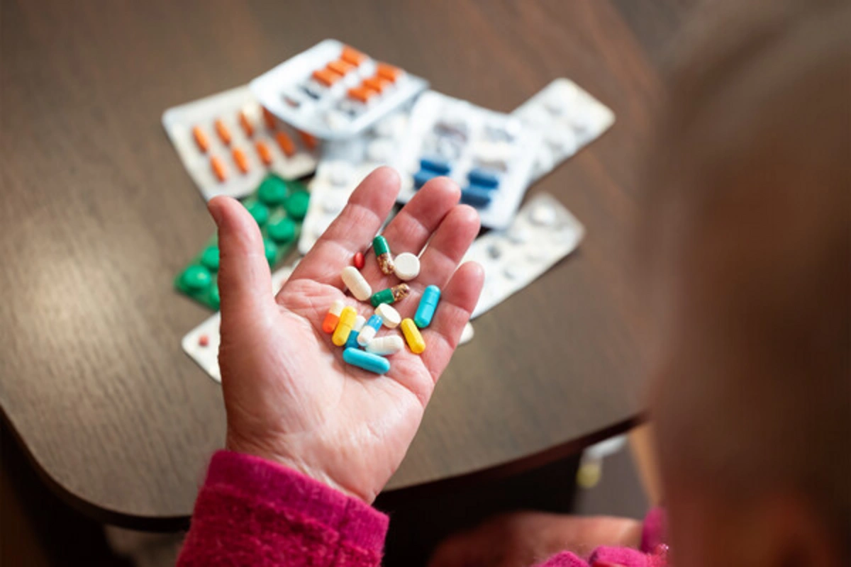 Uşaqlıqda antibiotik qəbulu bağırsaq xəstəliyi riskini artıra bilər - ARAŞDIRMA