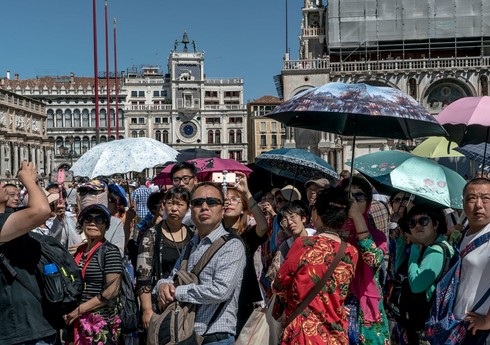 Venesiya turist qruplarının sayına məhdudiyyət tətbiq etməyi planlaşdırır