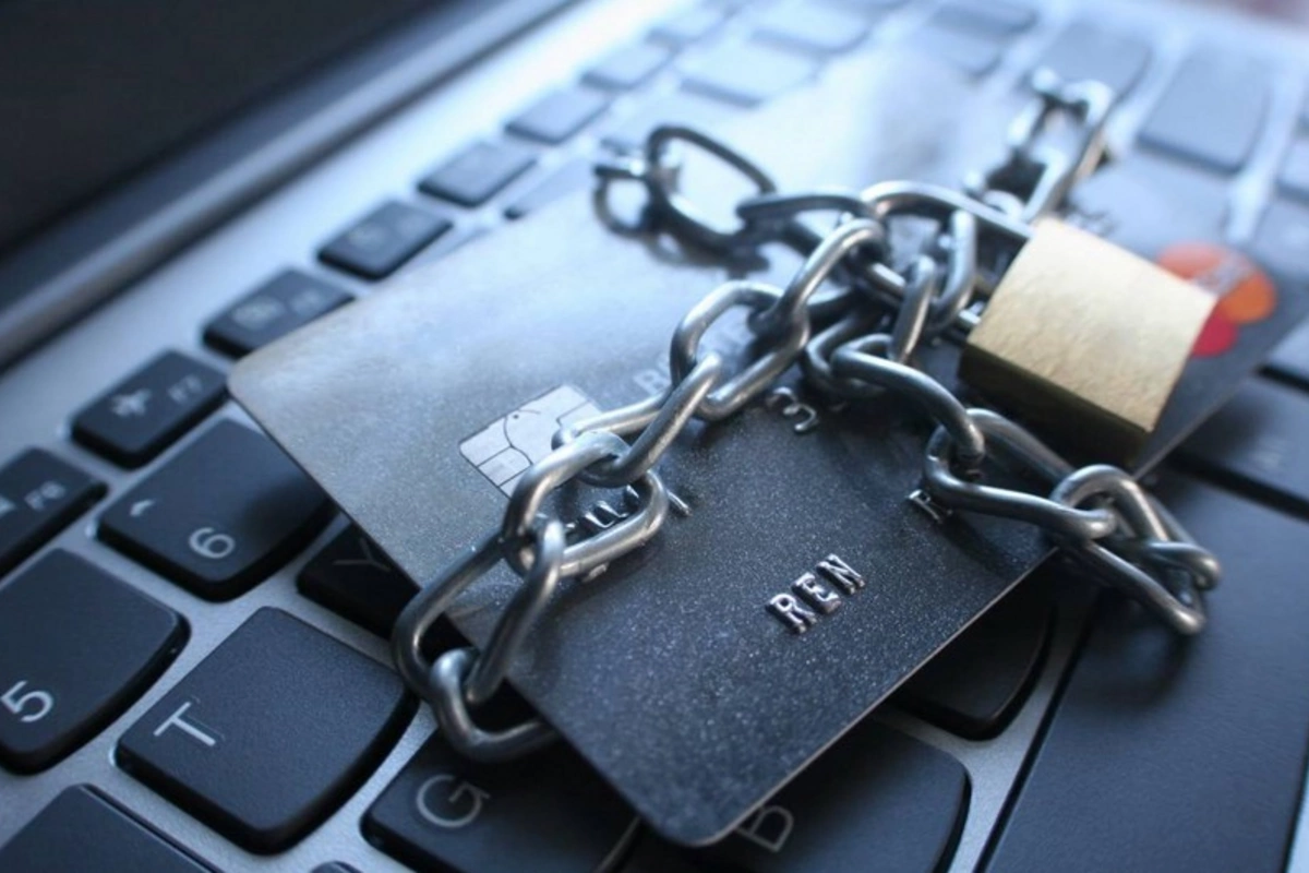 Vətəndaşların bank kartlarından ötən gün 31 min manat oğurlanıb