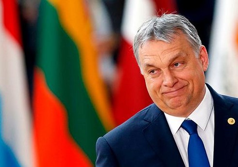 Viktor Orban: “İki ayaq üzərində dayanmaq həmişə yaxşıdır” Viktor Orban: “İki ayaq üzərində dayanmaq həmişə yaxşıdır”