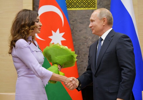 Vladimir Putin Mehriban Əliyevanı təbrik edib