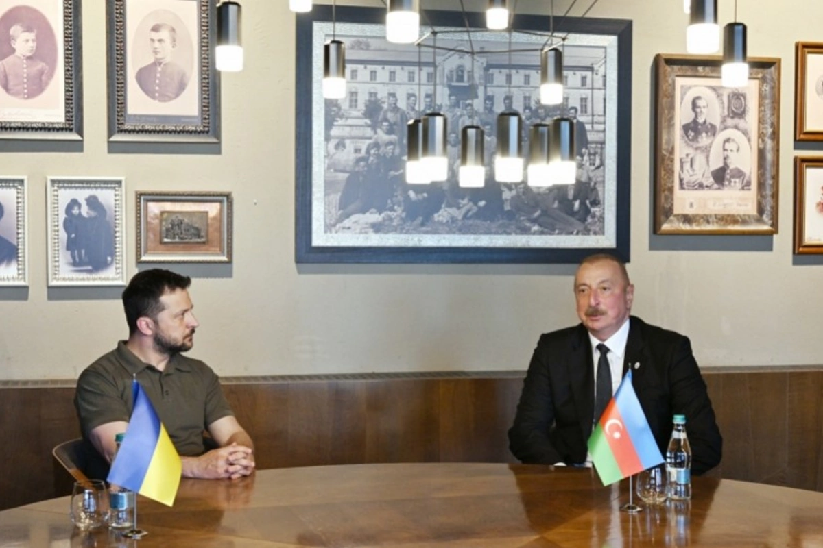 Volodimir Zelenski İlham Əliyevə zəng edib