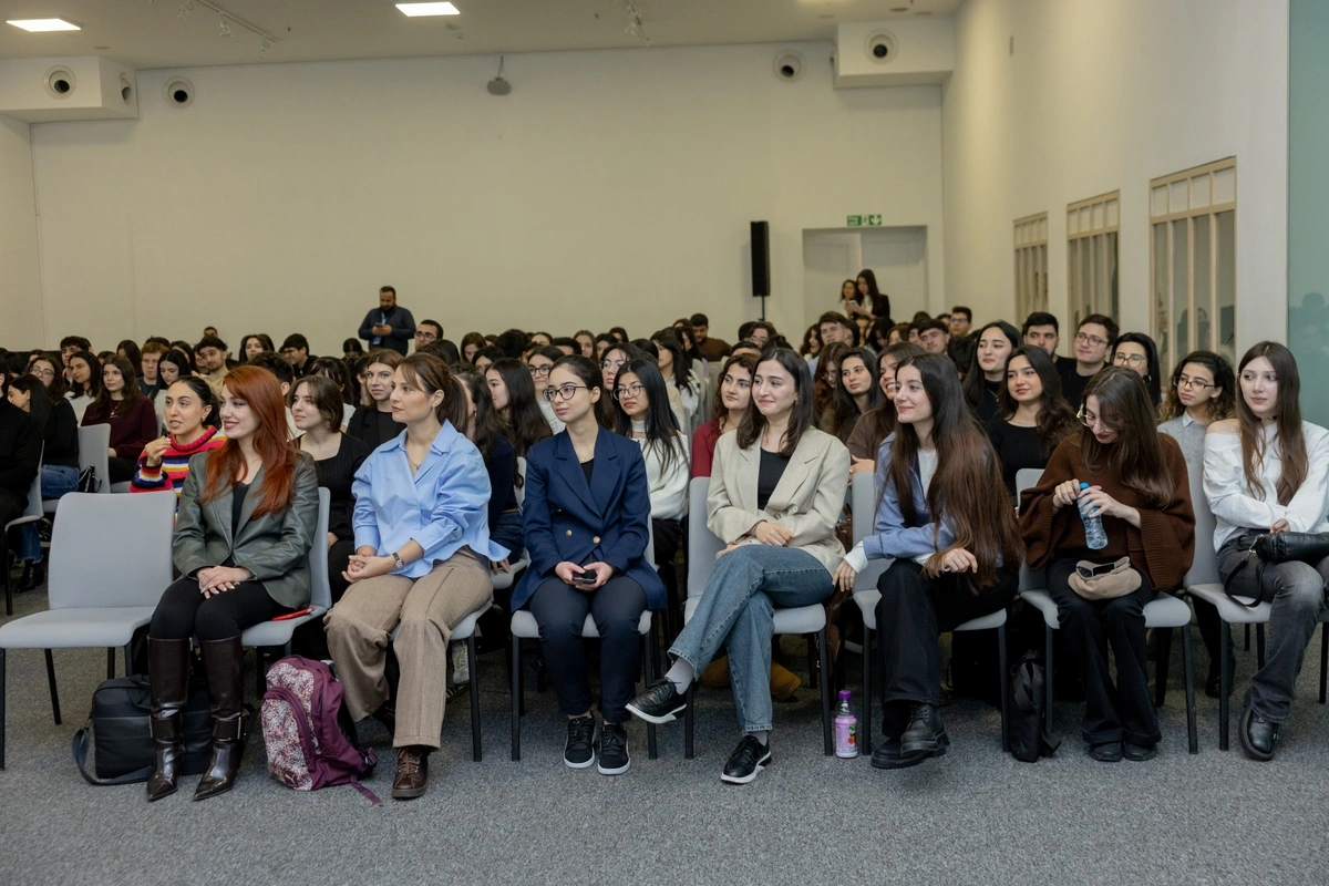 WUF13 üzrə Könüllülük Proqramı çərçivəsində təlimlər keçirilir