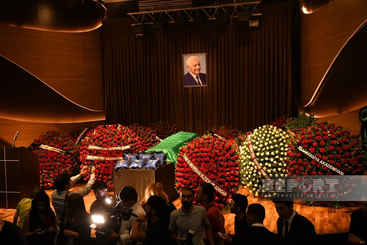 Xalq şairi Nəriman Həsənzadə ilə vida mərasimi keçirilir