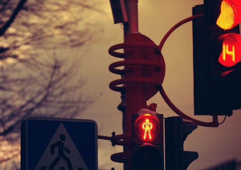 Xaçmazda 22 yaşlı gənci avtomobil vurub