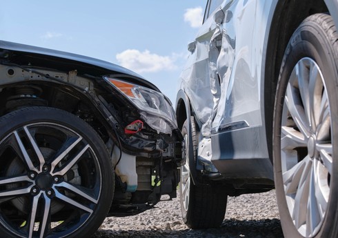 Xaçmazda iki avtomobil toqquşub, xəsarət alanlar var