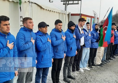 Xankəndi-Laçın yolunda aksiyanın 104-cü günü: ekofəallar etirazlarını davam etdirirlər