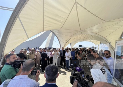 Xarici diplomatlar Ağdamda yaşayış kompleksində aparılan işlərlə tanış olublar