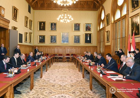 XİN başçısı: XİN başçısı: