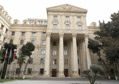 XİN Taylandın Milli Gününü təbrik edib