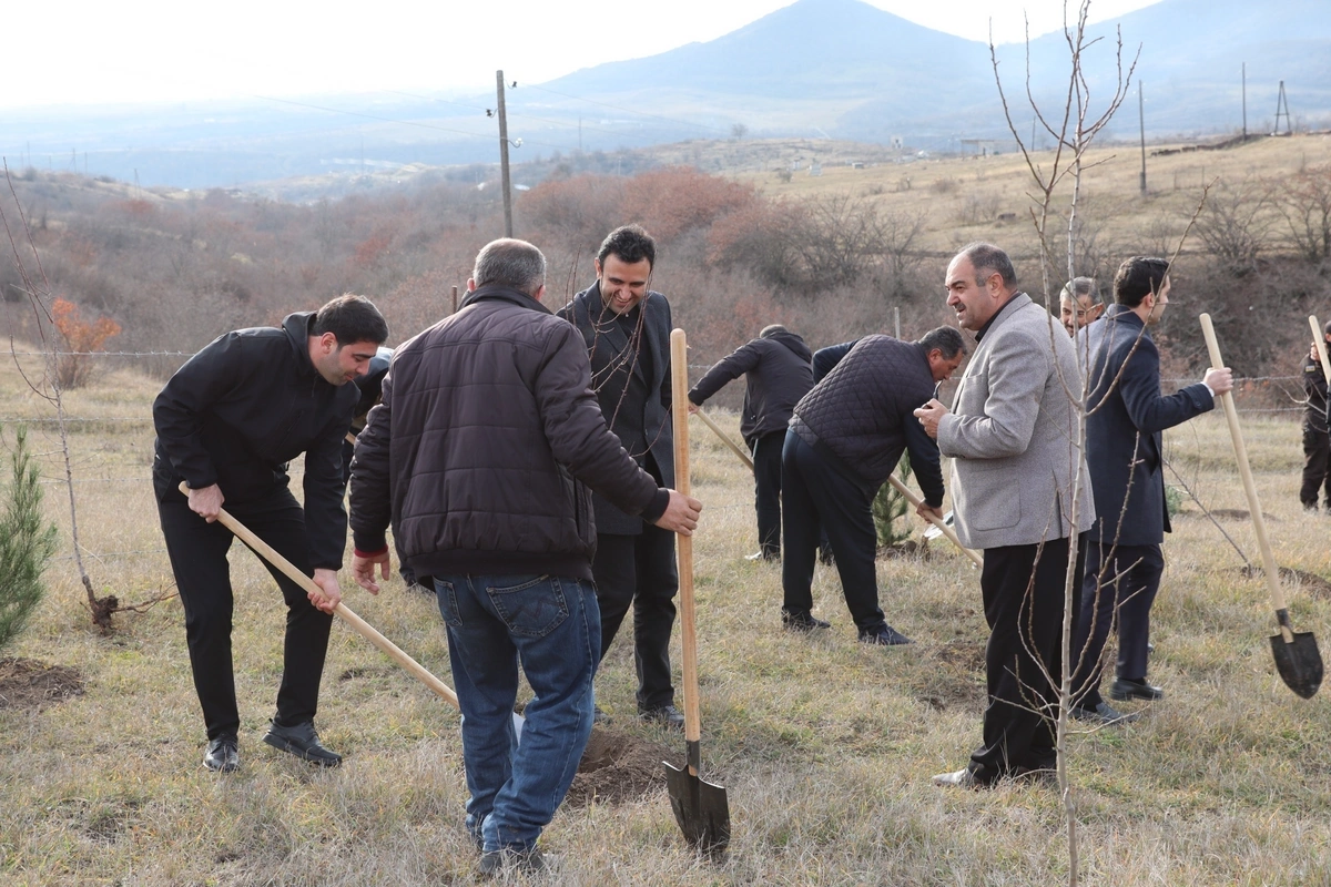 Xocalıda Heydər Əliyevin anım günü münasibətilə ağacəkmə aksiyası keçirilib