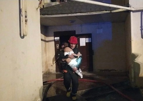 Xırdalanda binada yanğın olub, 23 nəfər təxliyə edilib