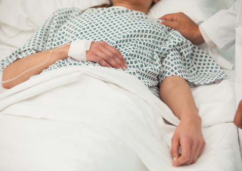 Xətaidə 53 yaşlı qadın yol qəzasında xəsarət alıb