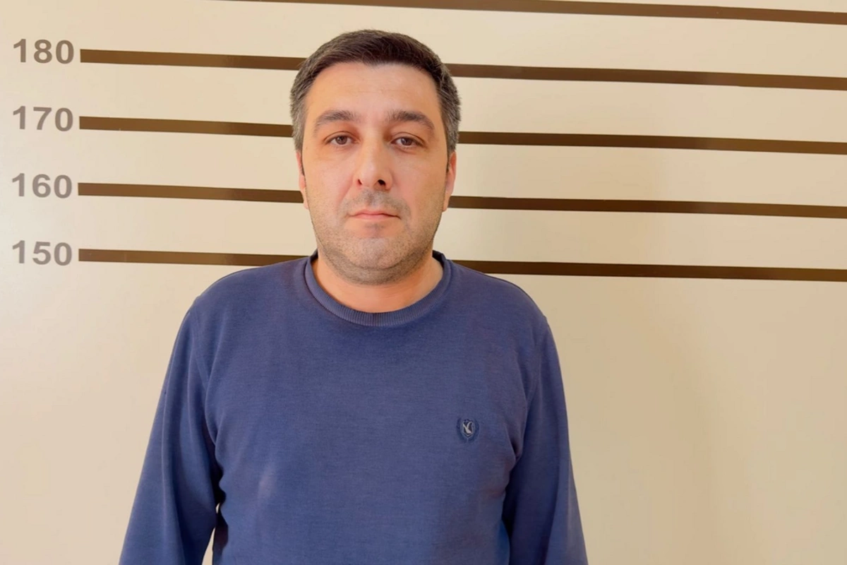 Yalan vədlərlə vətəndaşın 16 min manatını ələ keçirən şəxs tutulub Yalan vədlərlə vətəndaşın 16 min manatını ələ keçirən şəxs tutulub