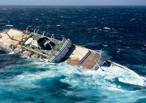 Yaponiya sahillərində gəmi batıb, 18 nəfər itkin düşüb