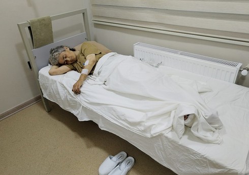 Yaralı erməni qadın hərbi hospitala təxliyə edilib