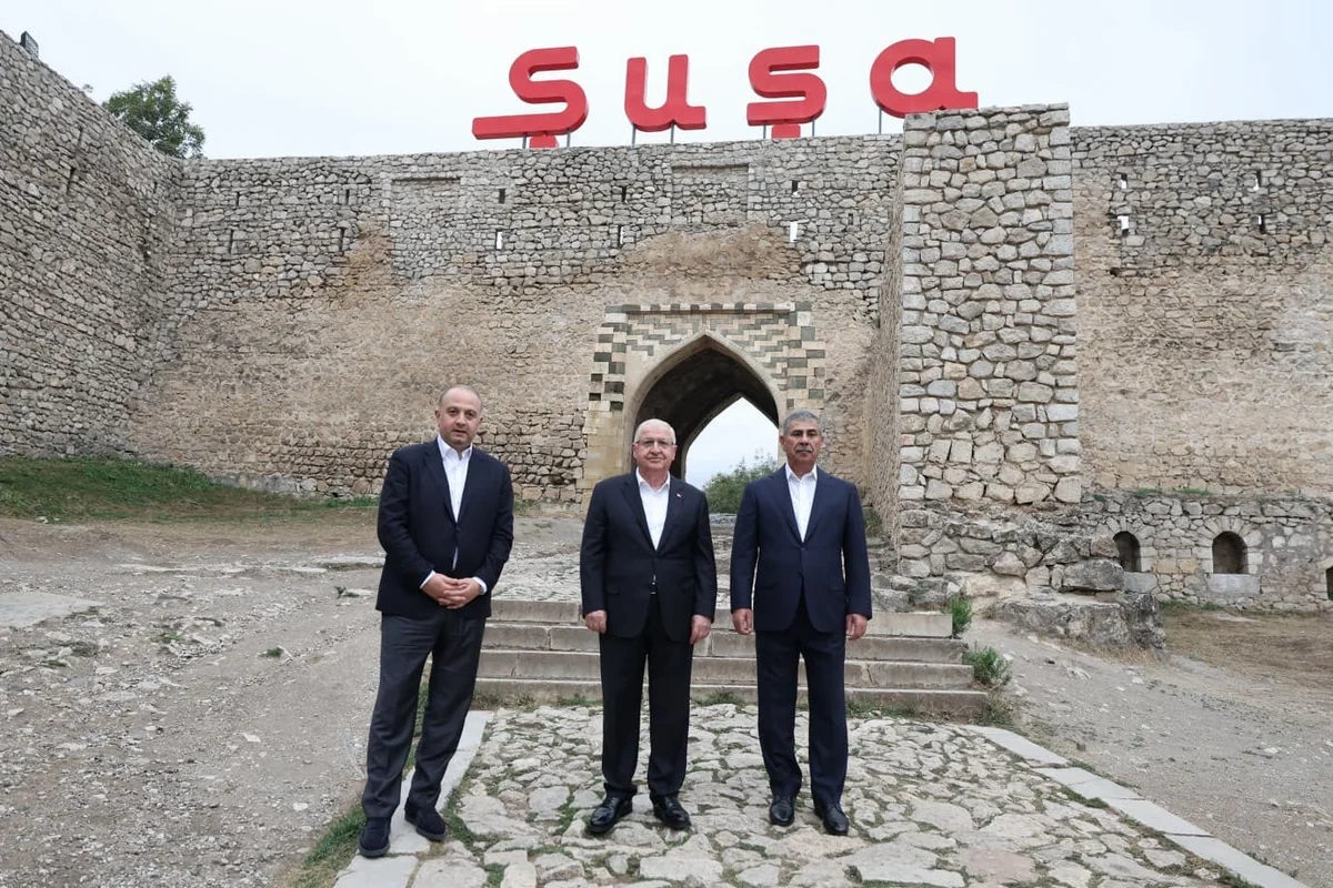 Yaşar Gülər, Zakir Həsənov və İrakli Çikovani Şuşada olublar Yaşar Gülər, Zakir Həsənov və İrakli Çikovani Şuşada olublar