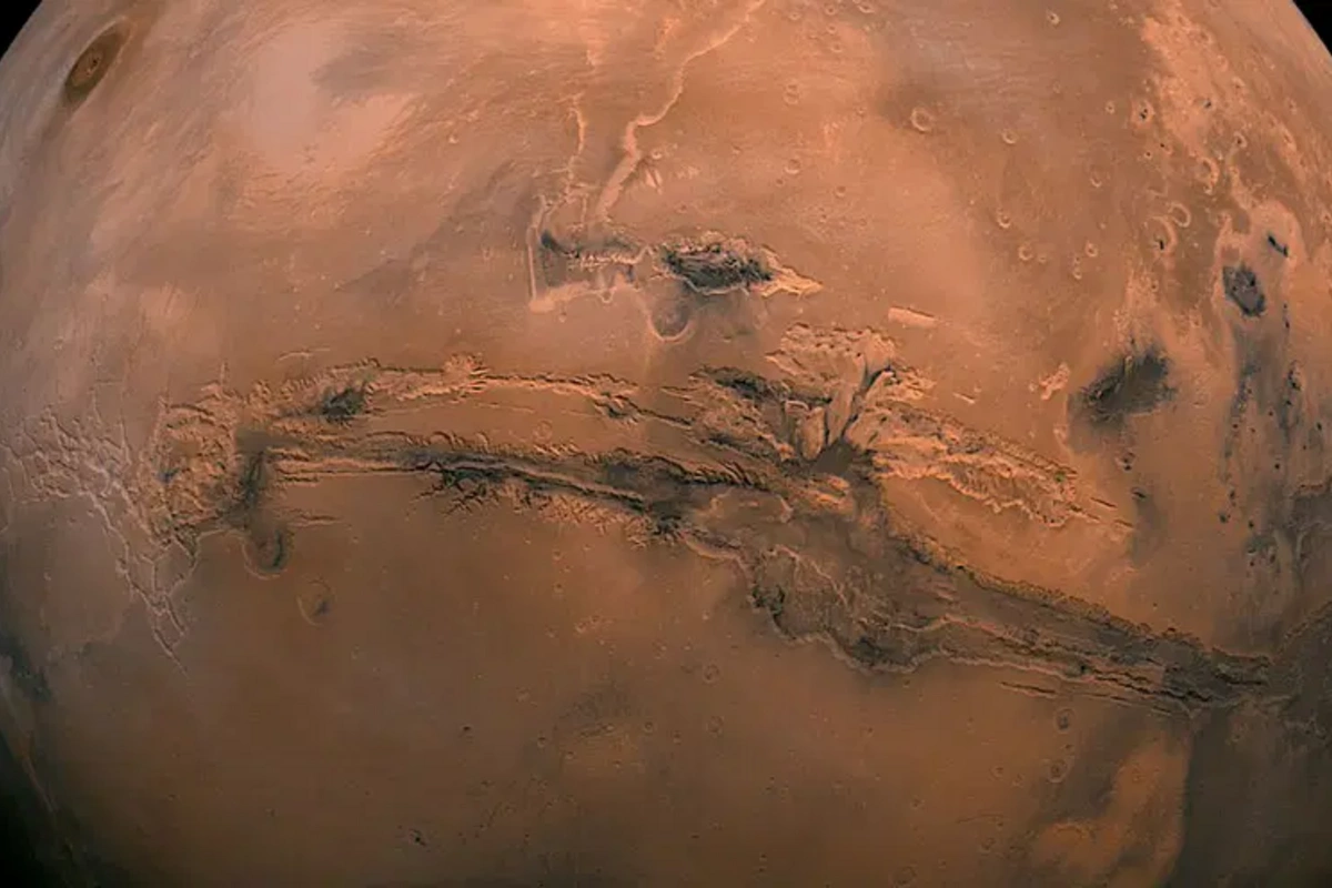 YENİ KƏŞF: Bu planetin cənubu şimalından 400 dərəcə daha istidir