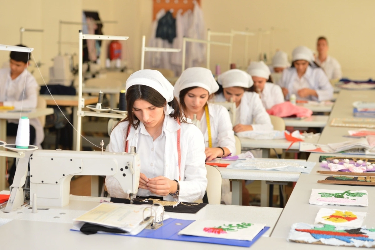 Yeni peşə liseyləri TİKİLƏCƏK - Bu üç rayonda...