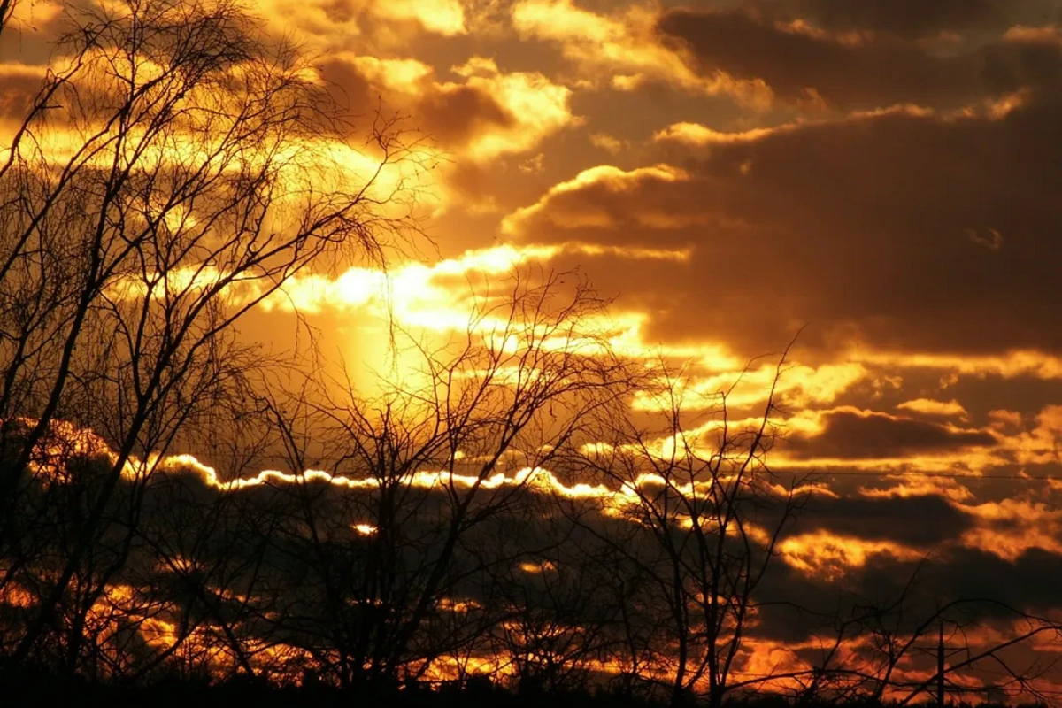 Yer kürəsini yazın ilk maqnit qasırğası bürüdü
